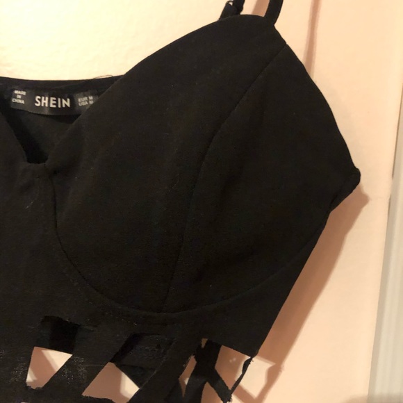 Black cut outs crop top - Picture 2 of 3